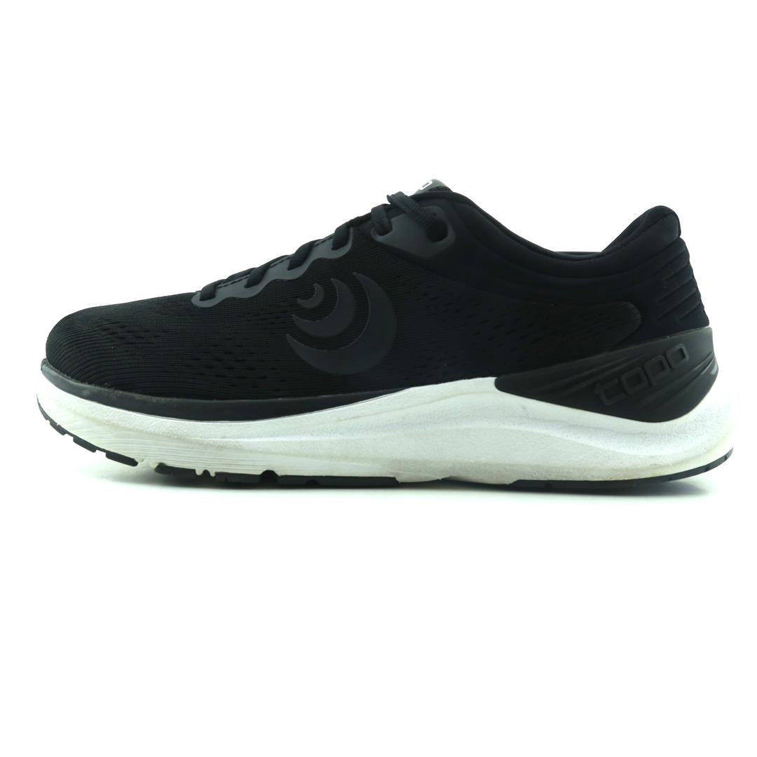 TOPO ATHLETIC ULTRAFLY 4