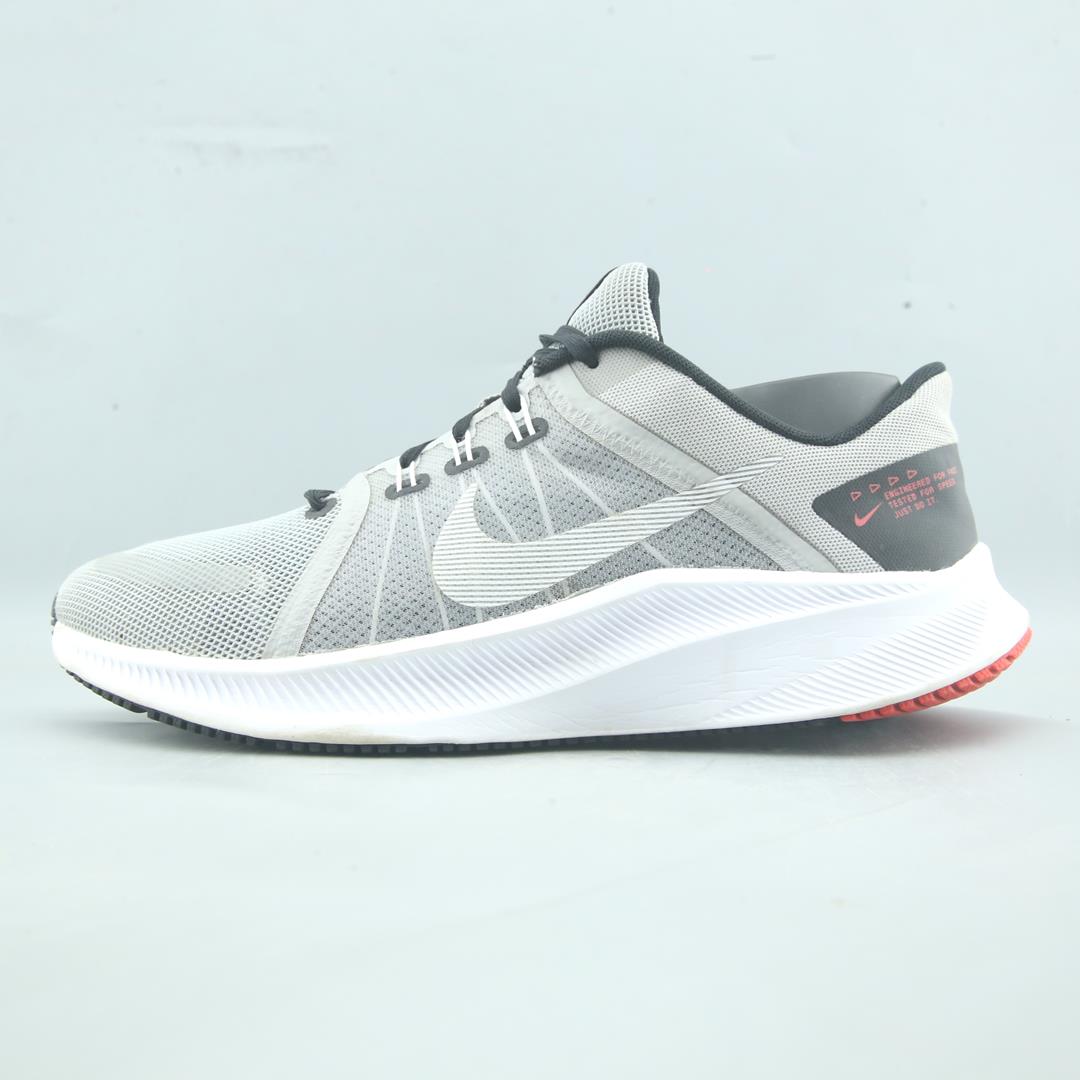 NIKE QUEST 4