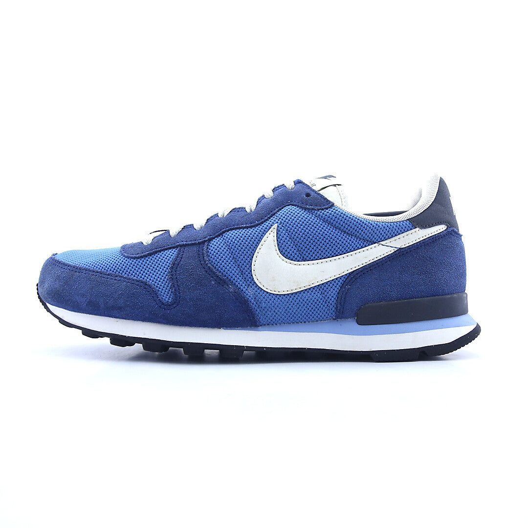 NIKE INTERNATIONALIST