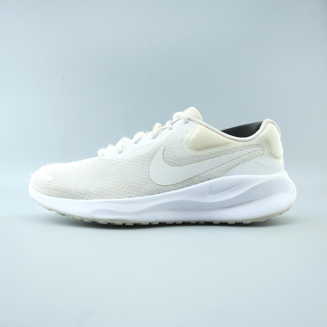 latest white nike shoes