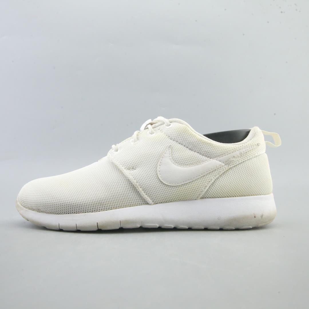 NIKE ROSHE ONE