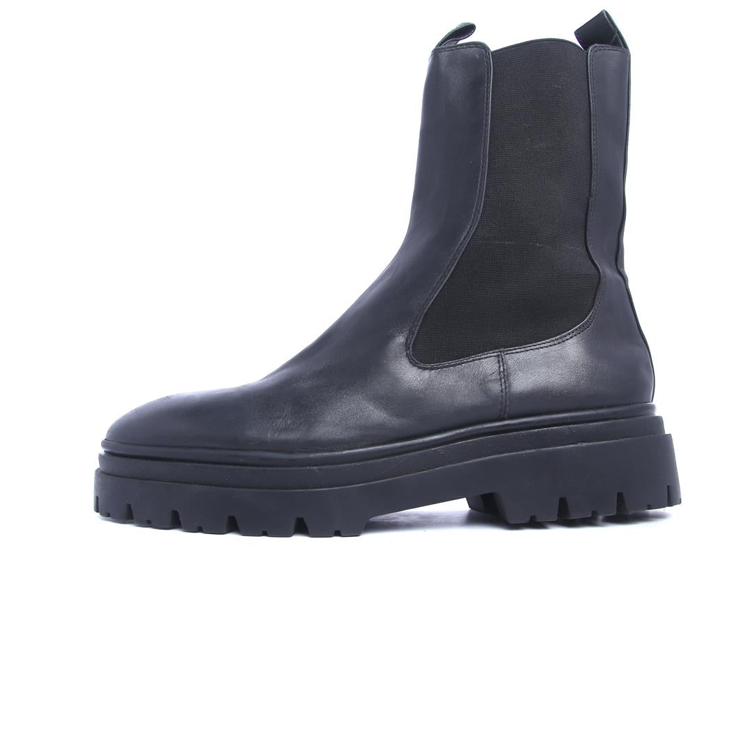 ZARA. .
