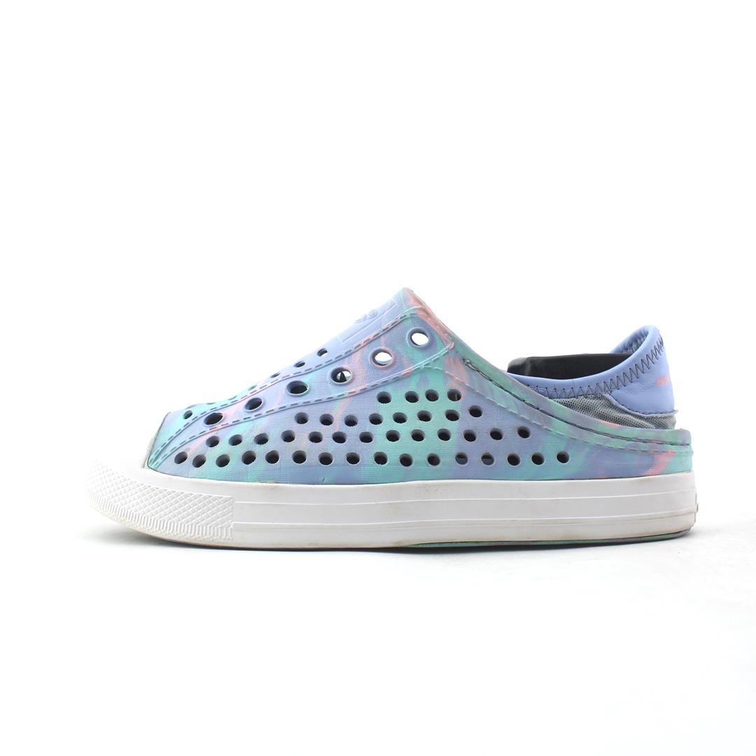SKECHERS .