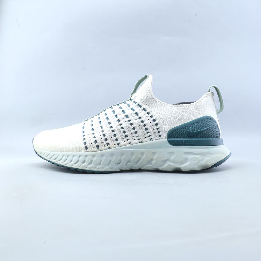 NIKE REACT PHANTOM RUN FLYKNIT 2