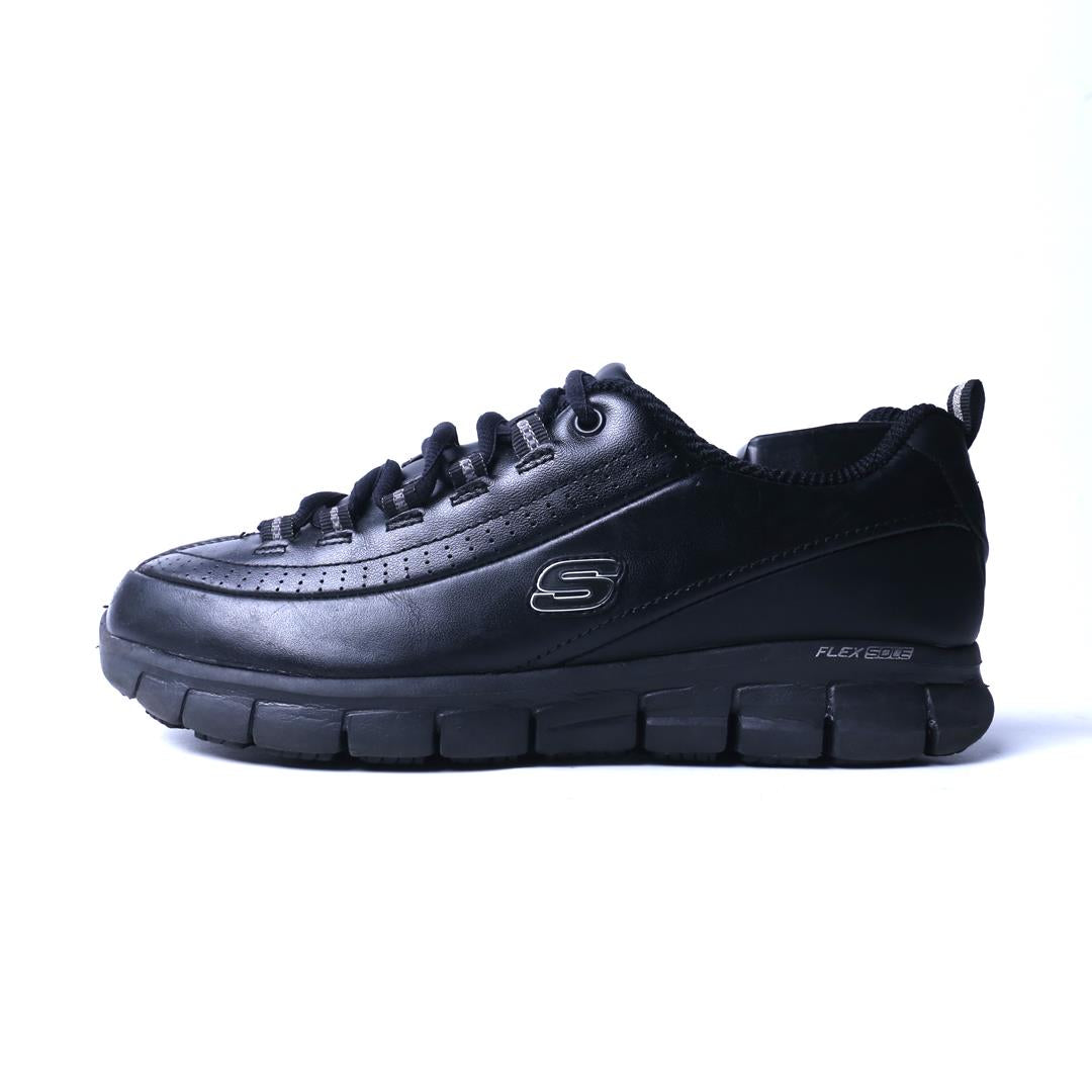 SKECHERS RELAXED FIT