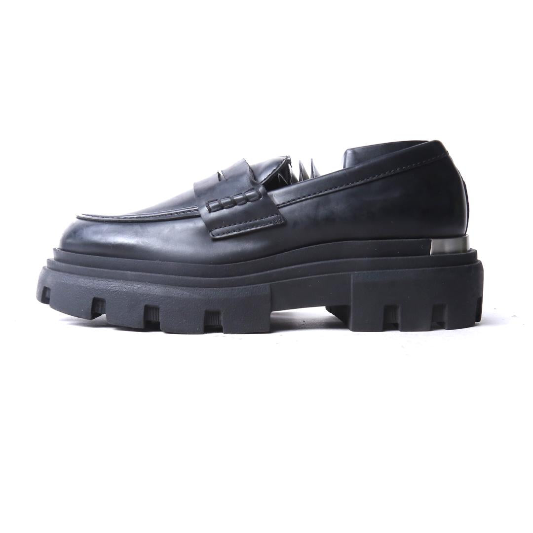 ZARA. .