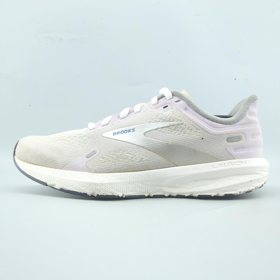 BROOKS LAUNCH 9