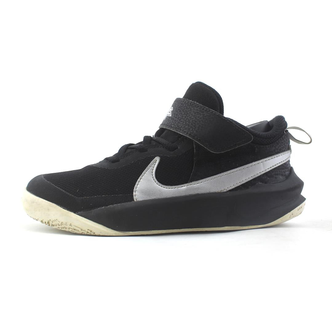 NIKE TEAM HUSTLE D 10