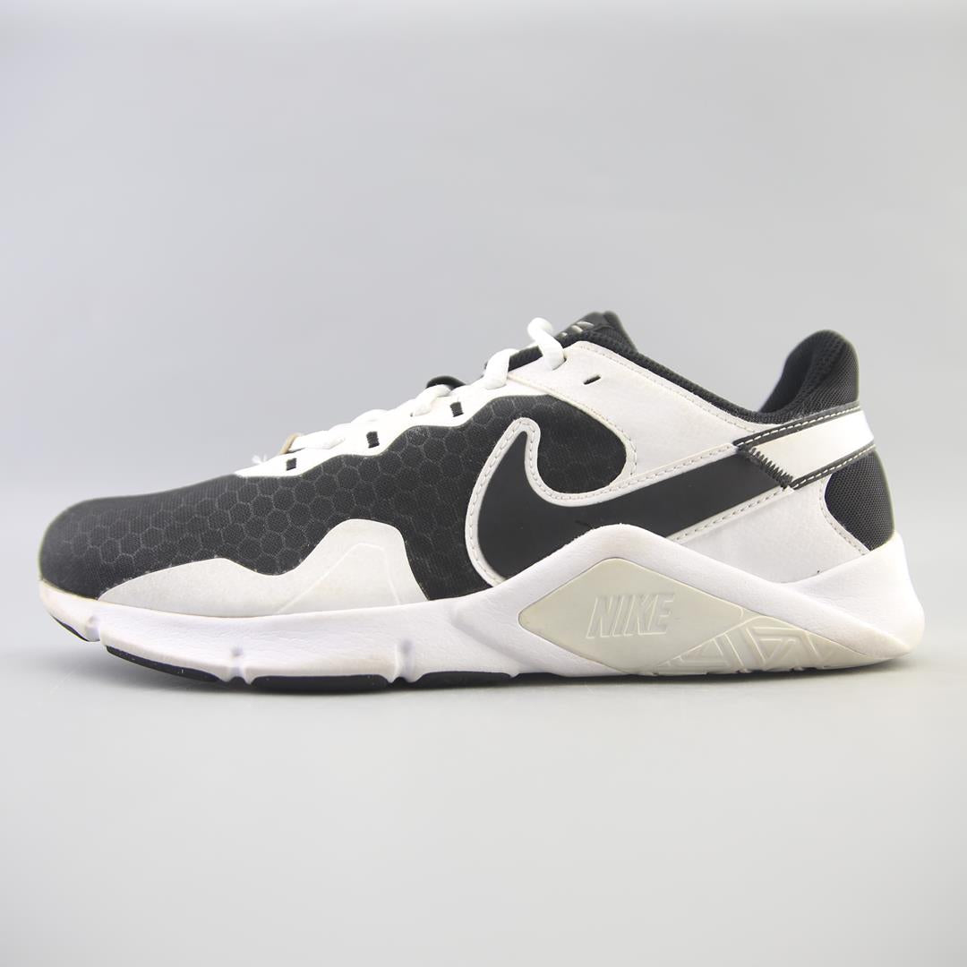 NIKE LEGEND ESSENTIAL 2