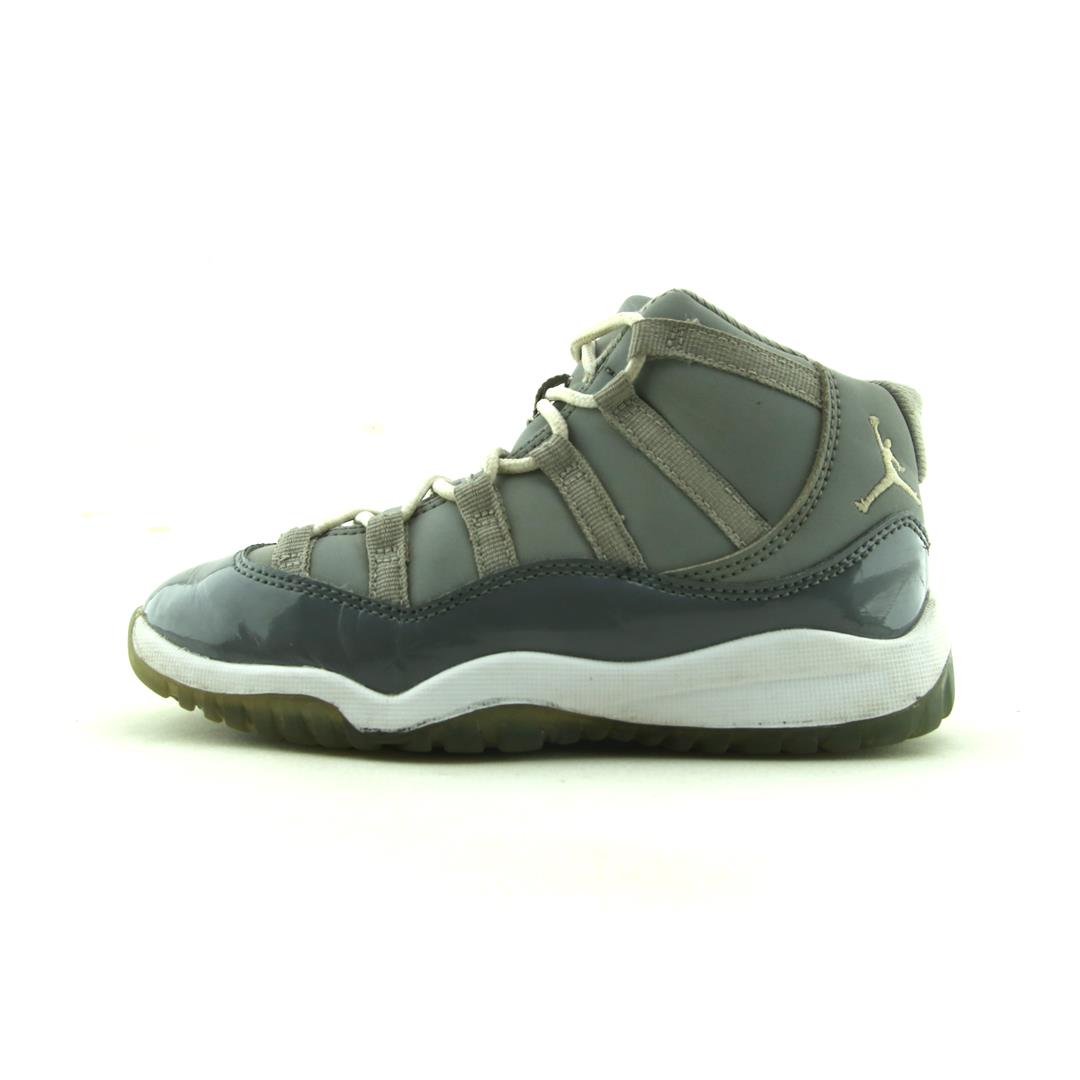 JORDAN 11 RETRO