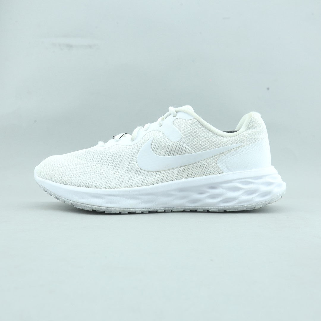 NIKE REVOLUTION 6