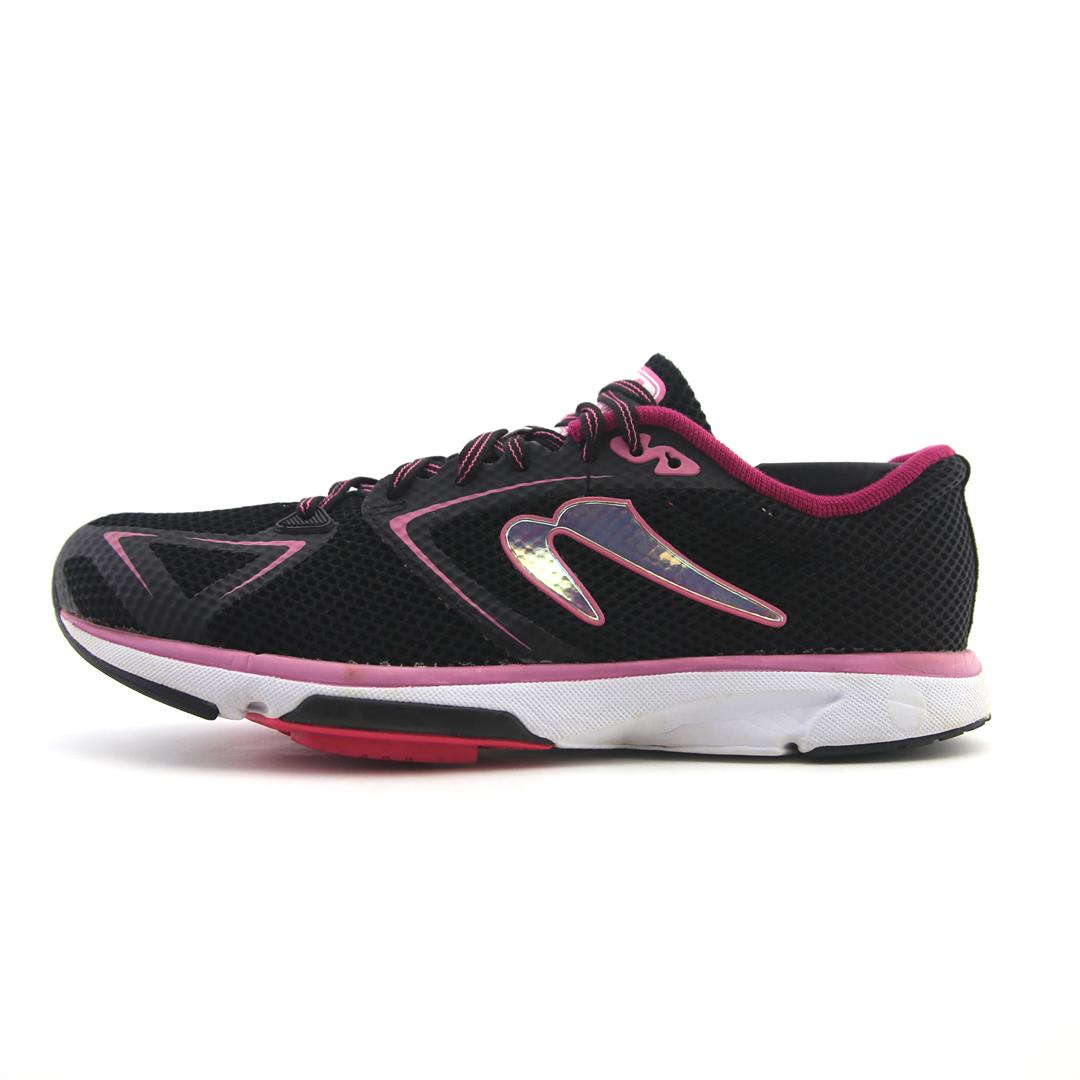NEWTON DISTANCE 8