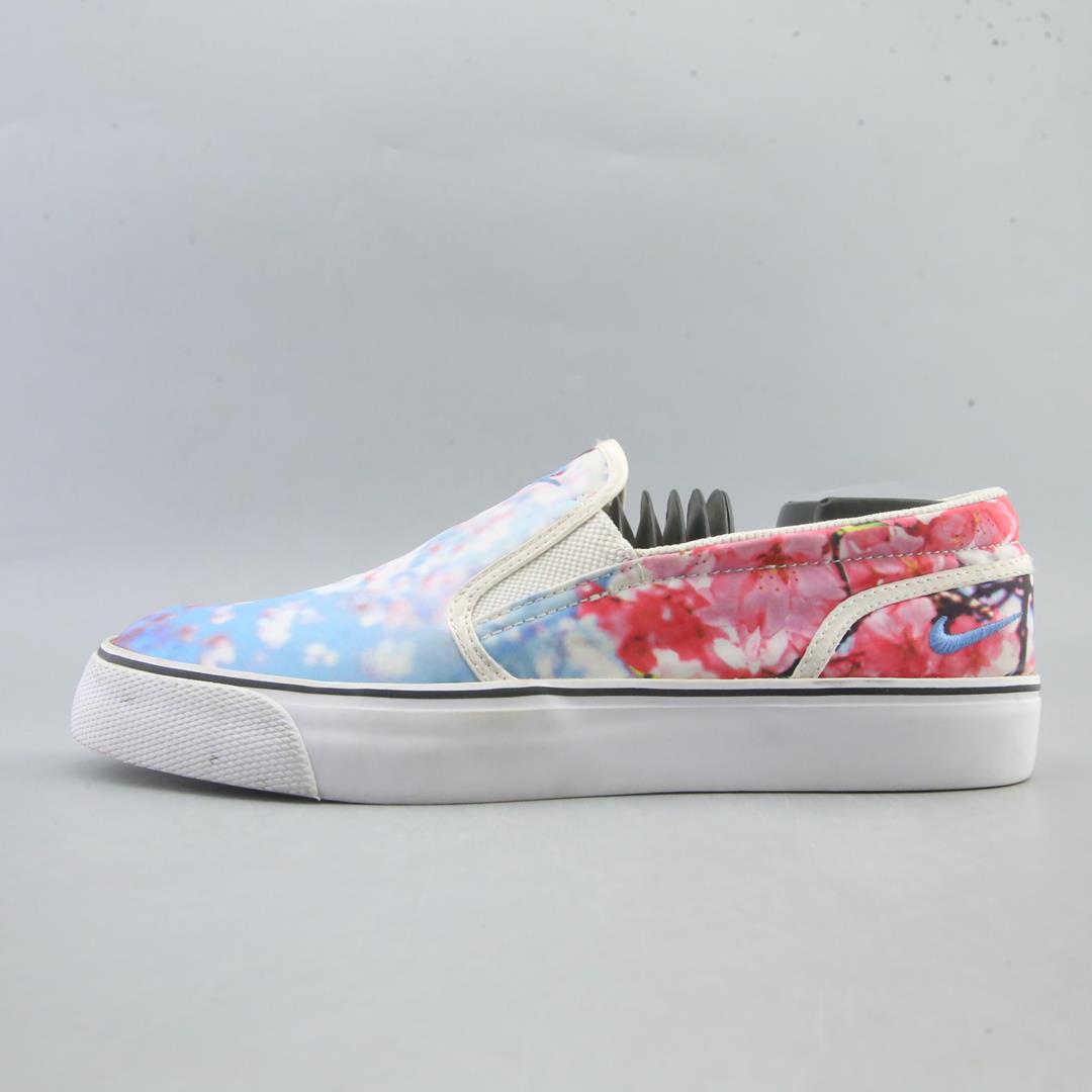 NIKE TOKI