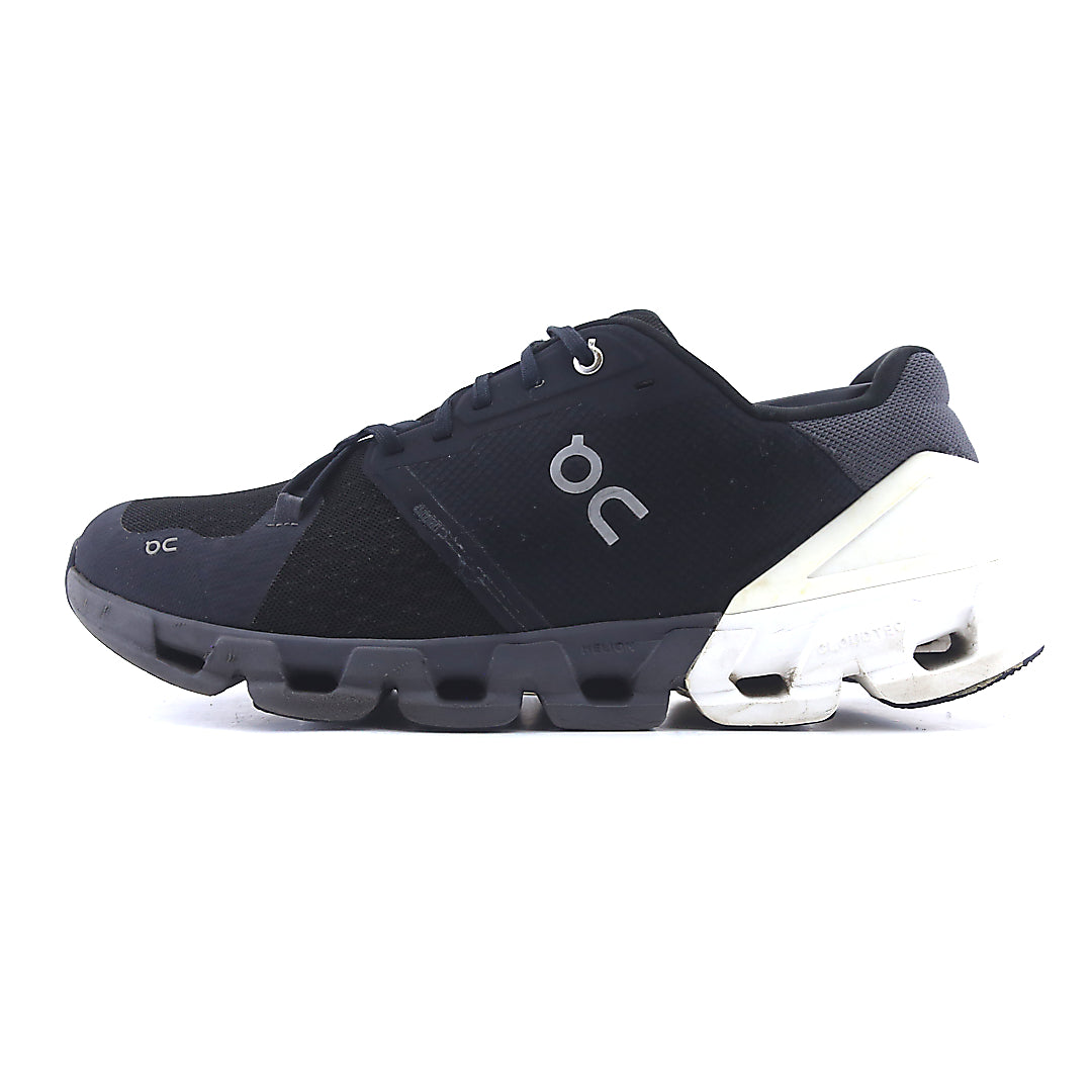 ON CLOUD FLYER 4