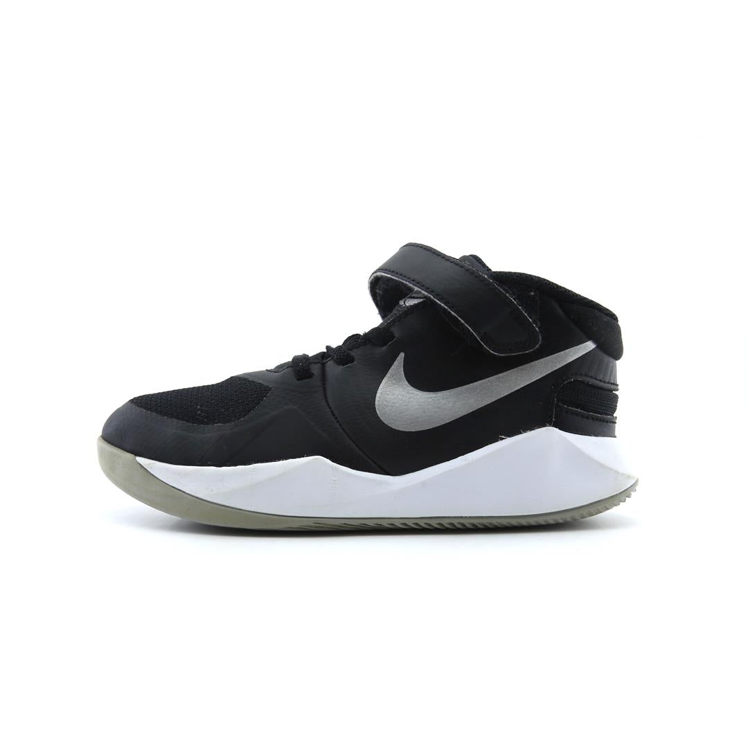 NIKE TEAM HUSTLE D 9 FLYEASE