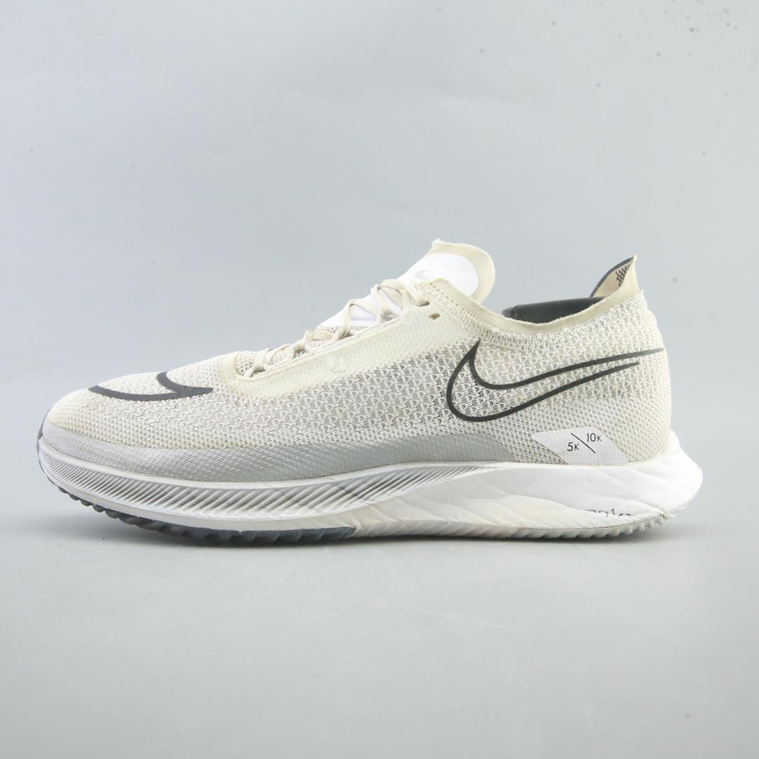 NIKE ZOOMX STREAKFLY