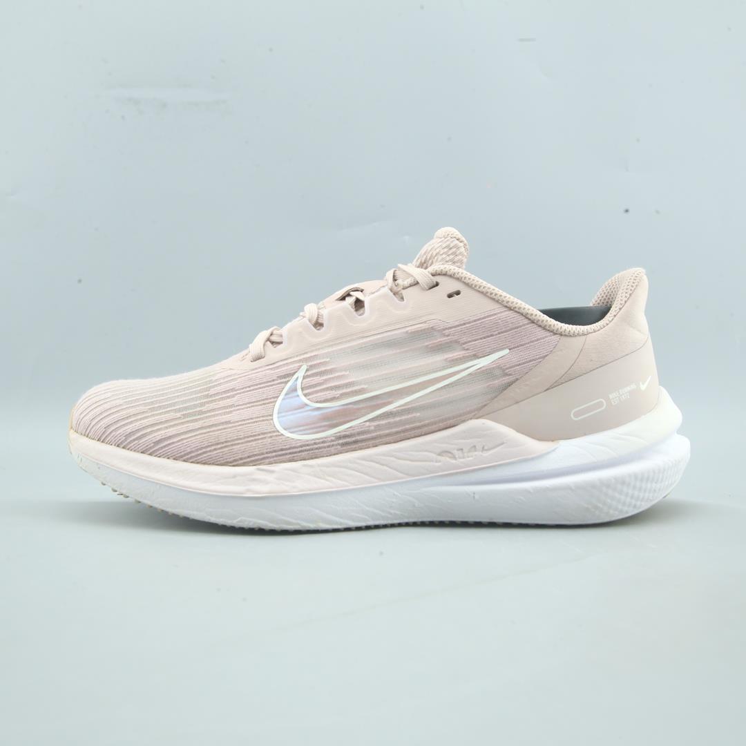 NIKE WINFLO 9