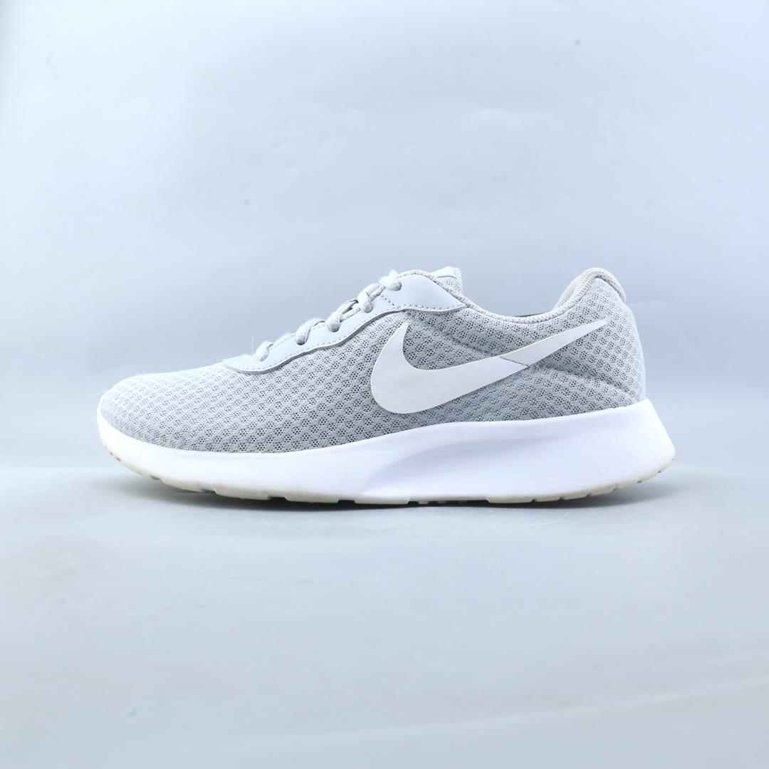NIKE TANJUN
