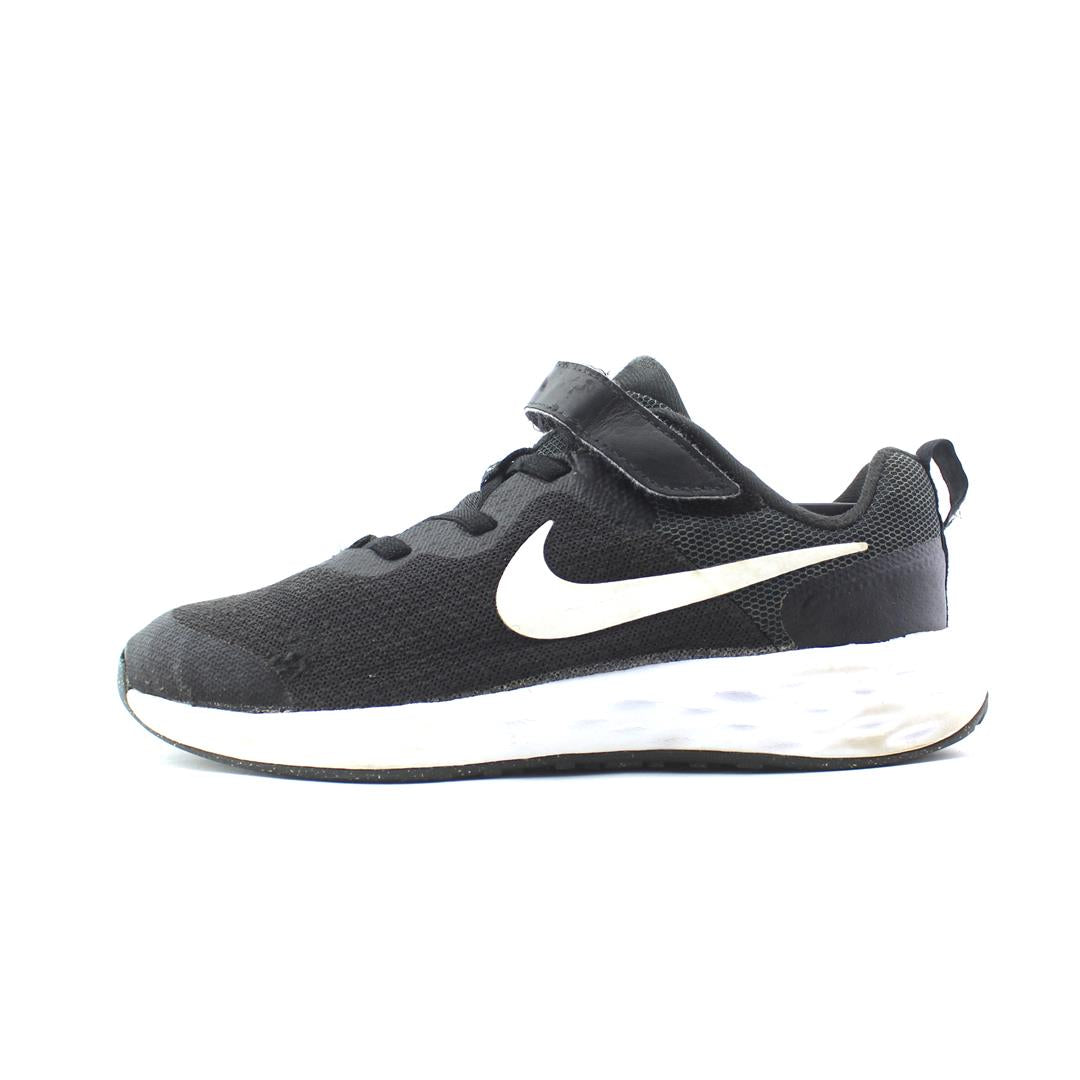 NIKE REVOLUTION 5