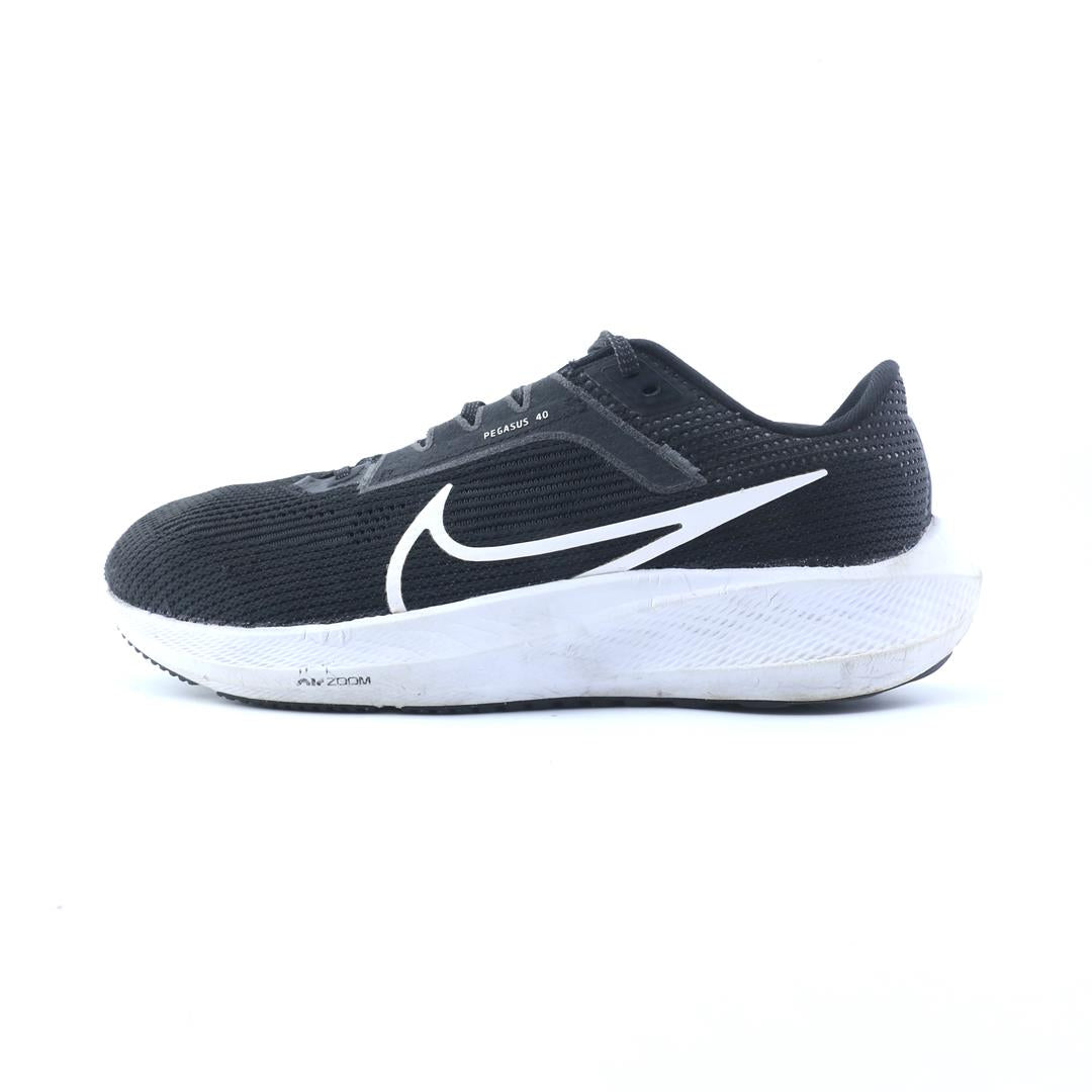 NIKE AIR ZOOM PEGASUS 40