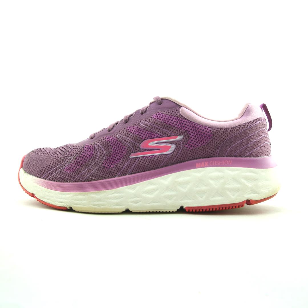 SKECHERS MAX CUSHIONING DELTA