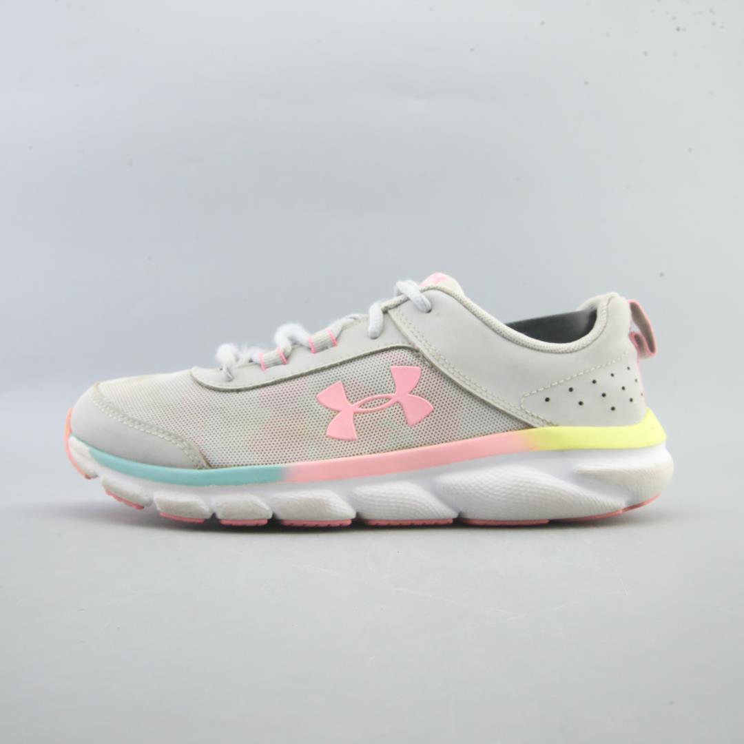 UNDER ARMOUR ASSERT 8