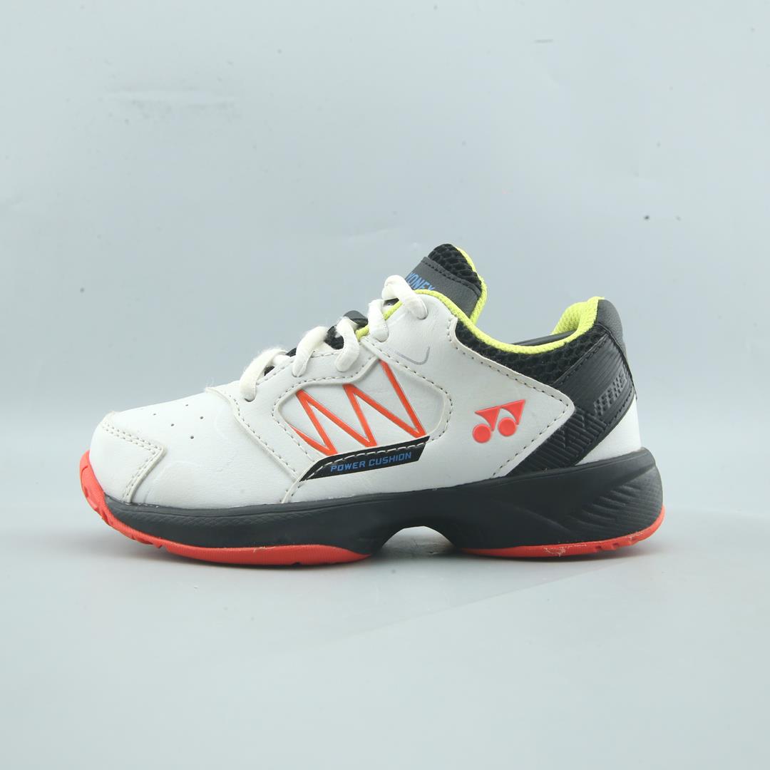 YONEX POWER CUSHION LUMIO