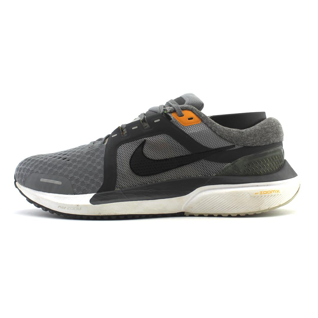 NIKE AIR ZOOM VOMERO 16