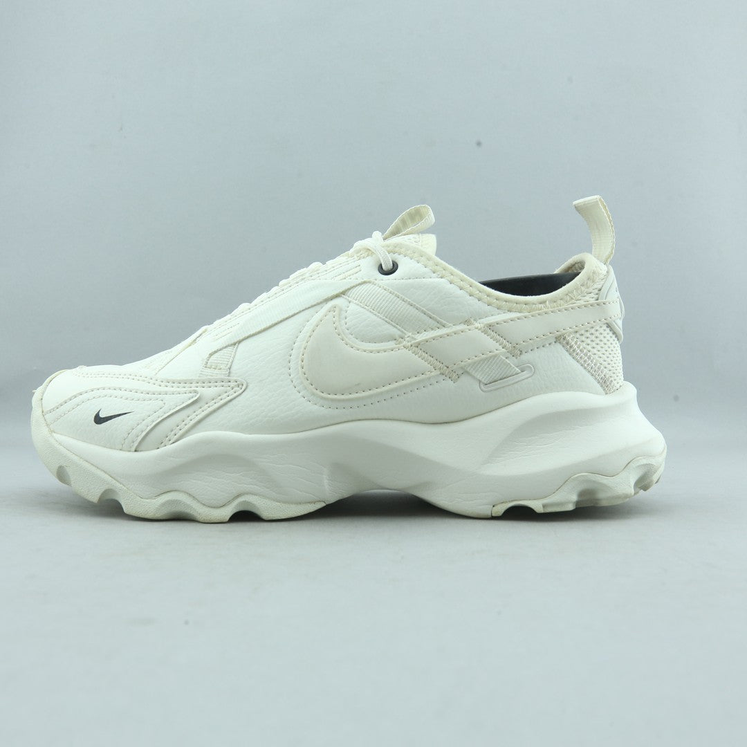 NIKE TC 7900