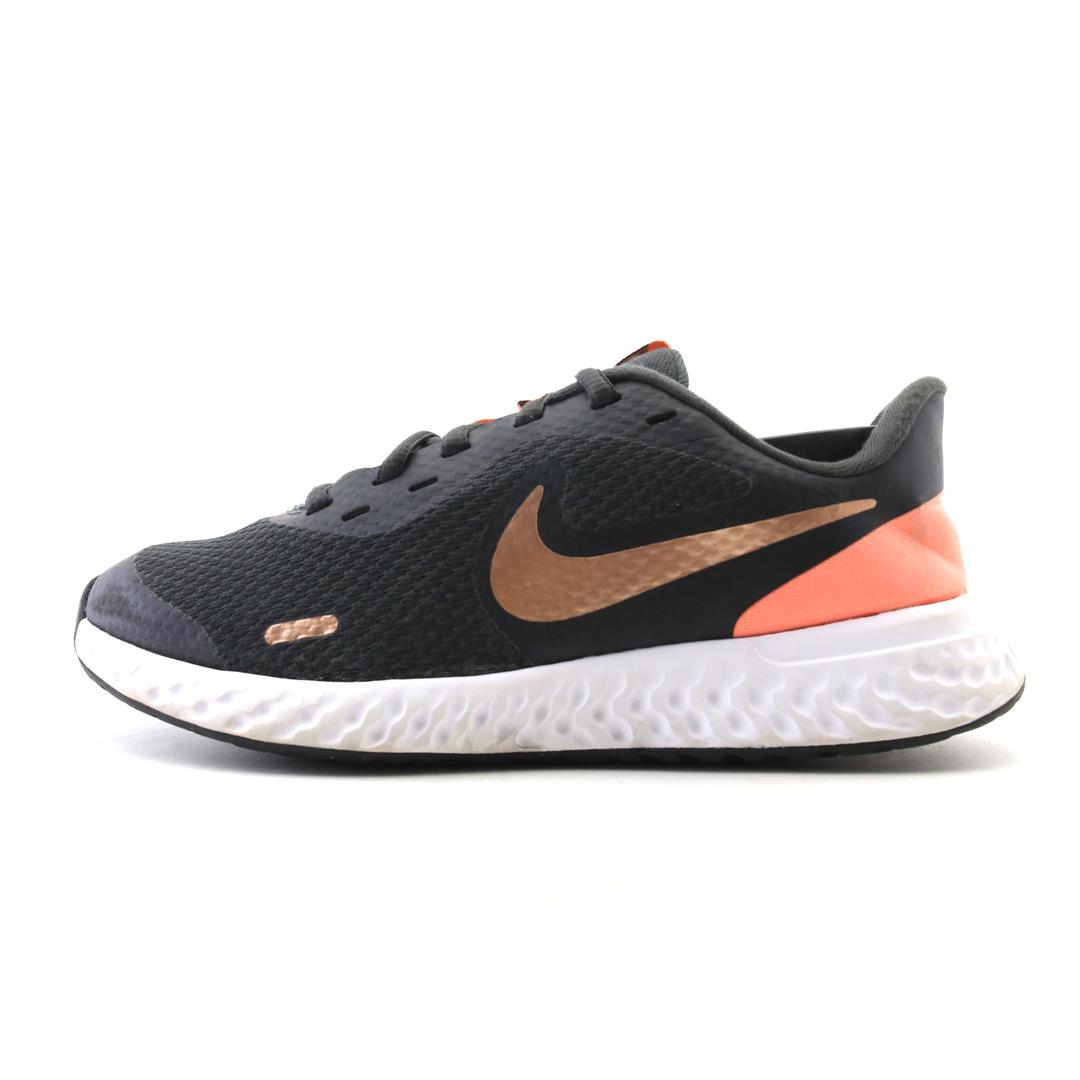 NIKE REVOLUTION 5