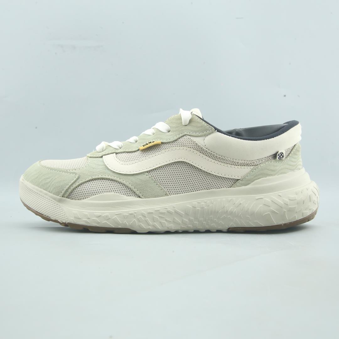 VANS ULTRARANGE