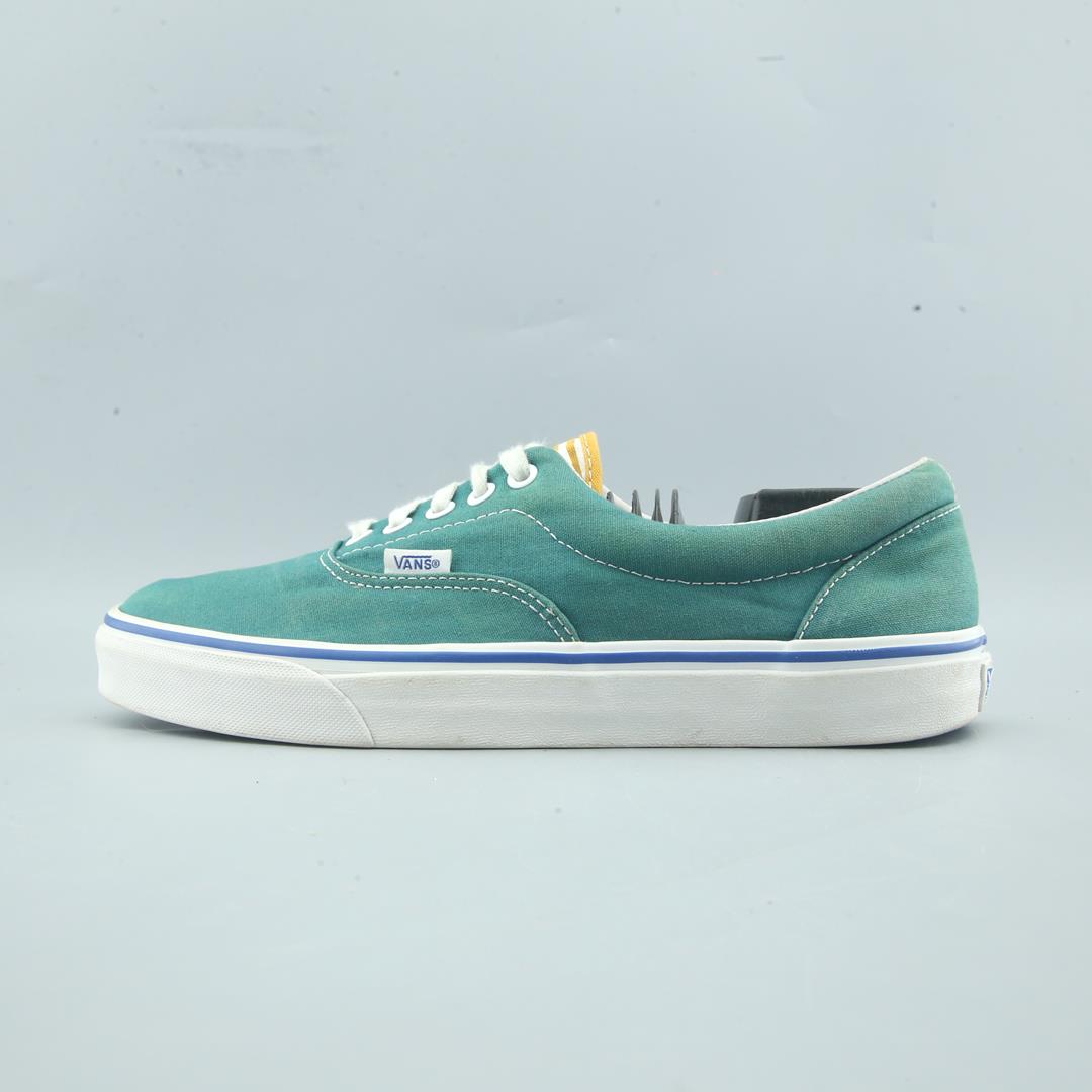 VANS AUTHENTIC