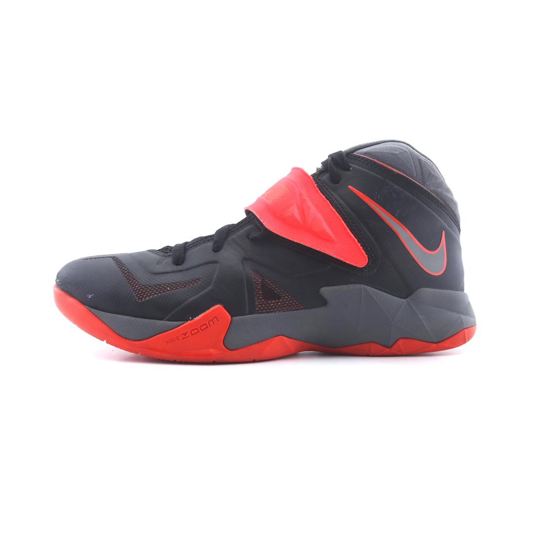 NIKE LEBRON ZOOM SOLDIER 7