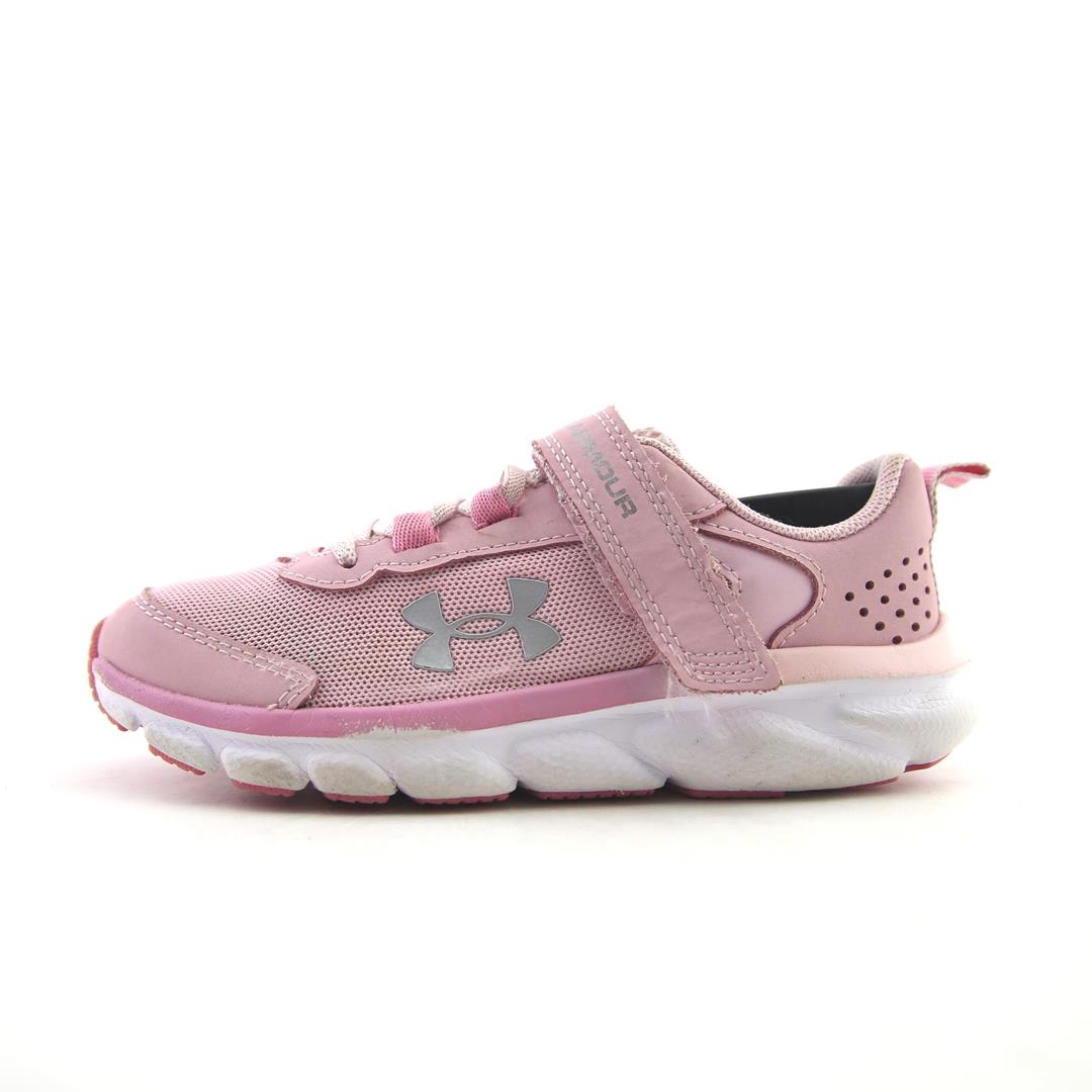 UNDER ARMOUR ASSERT 9