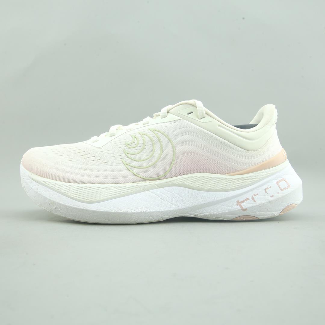 TOPO ATHLETIC AURA