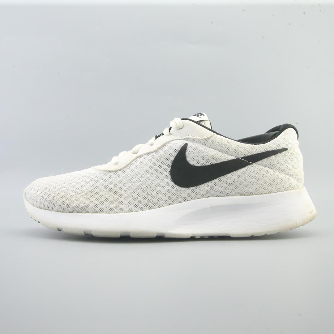 NIKE TANJUN