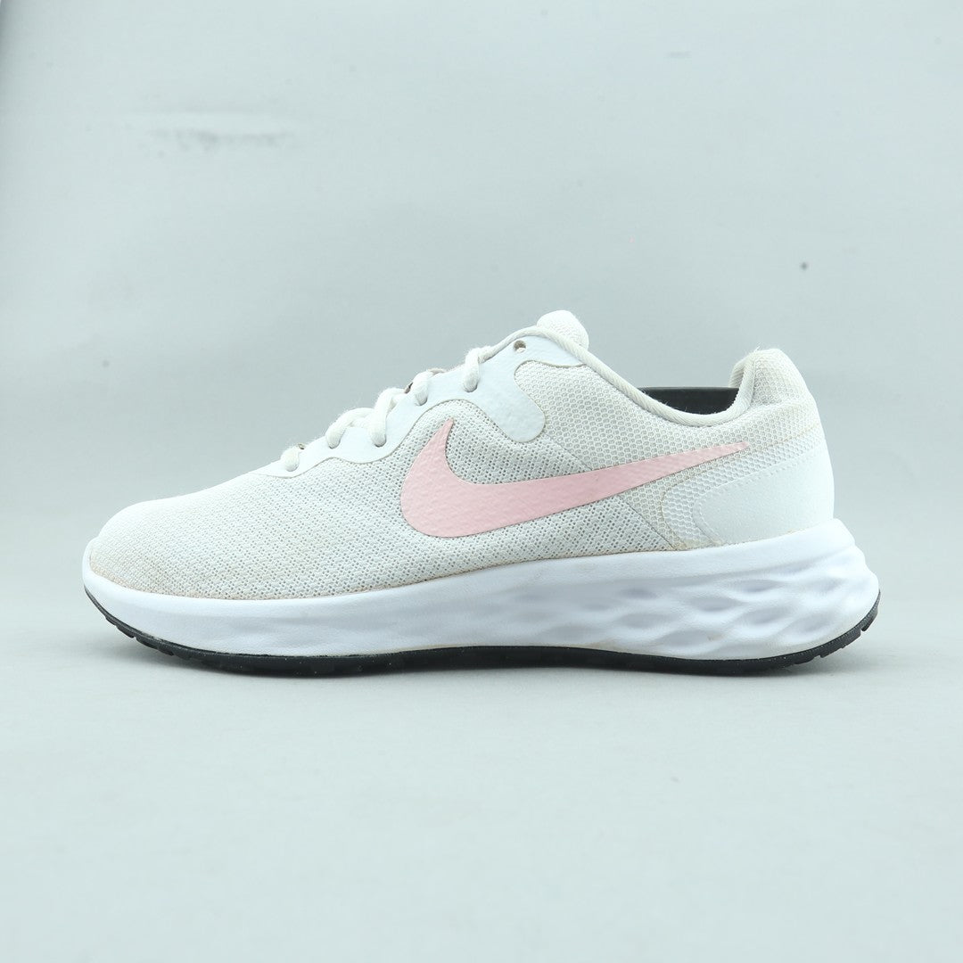 NIKE REVOLUTION 6