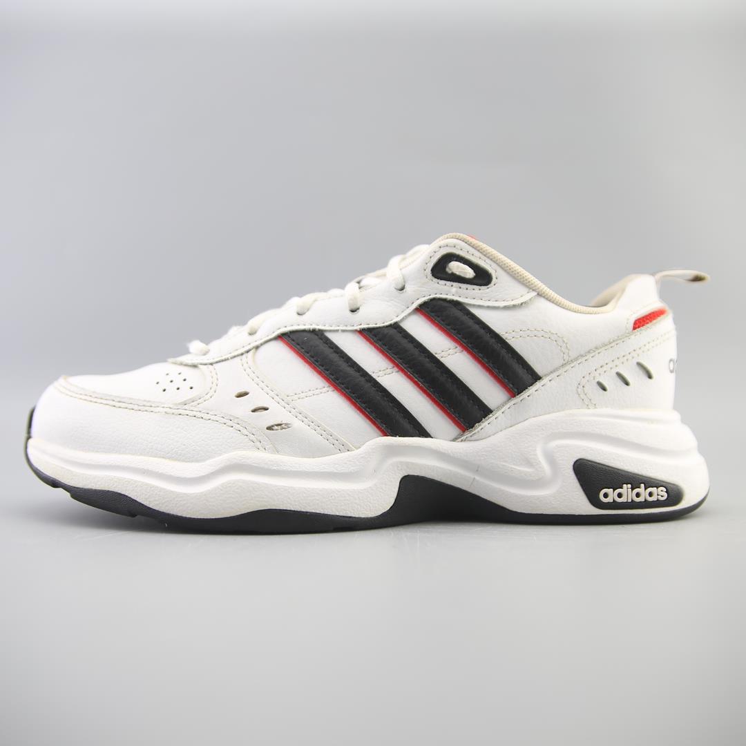 ADIDAS STRUTTER