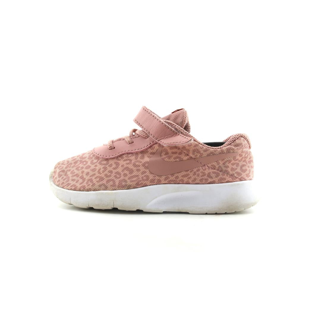NIKE TANJUN