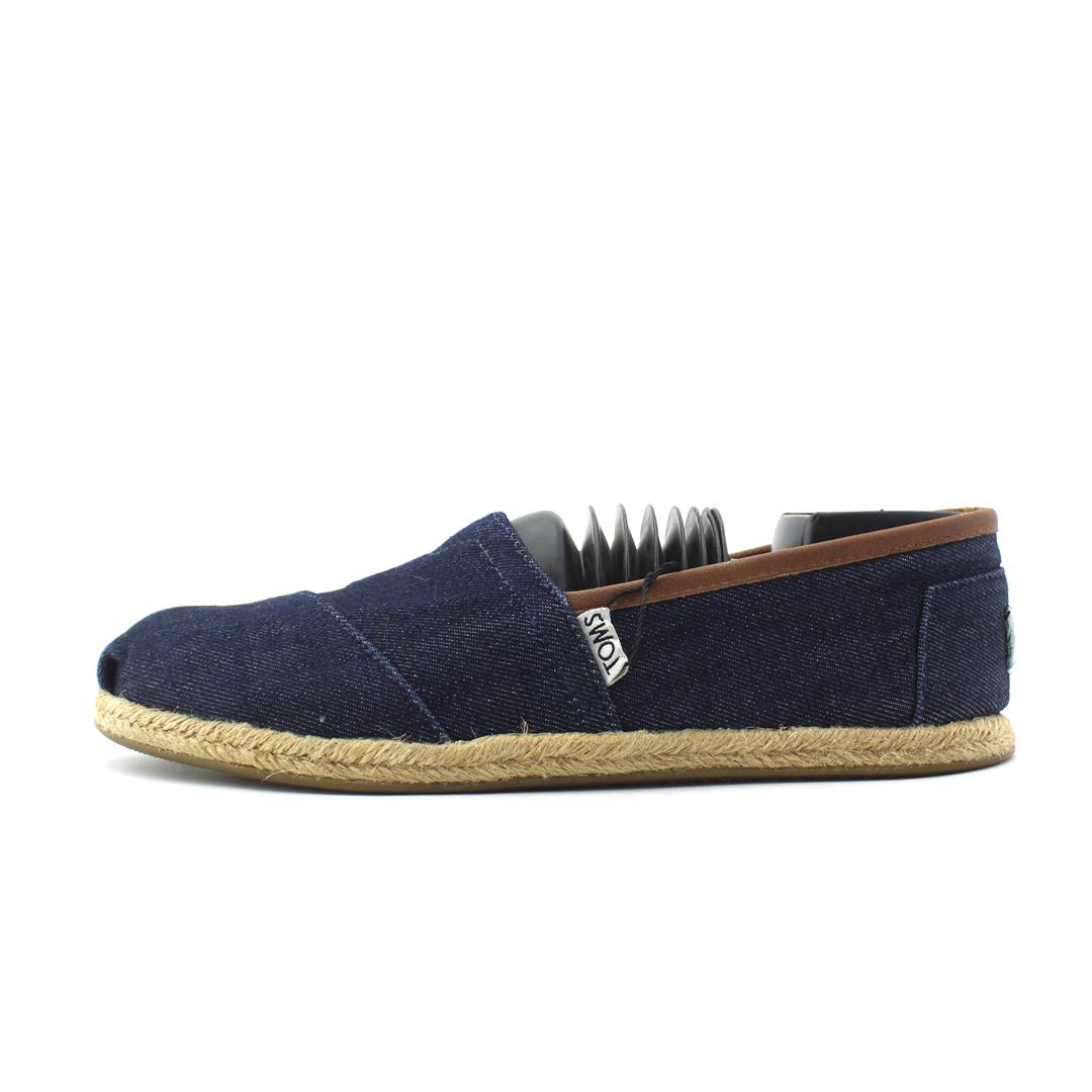 TOMS .