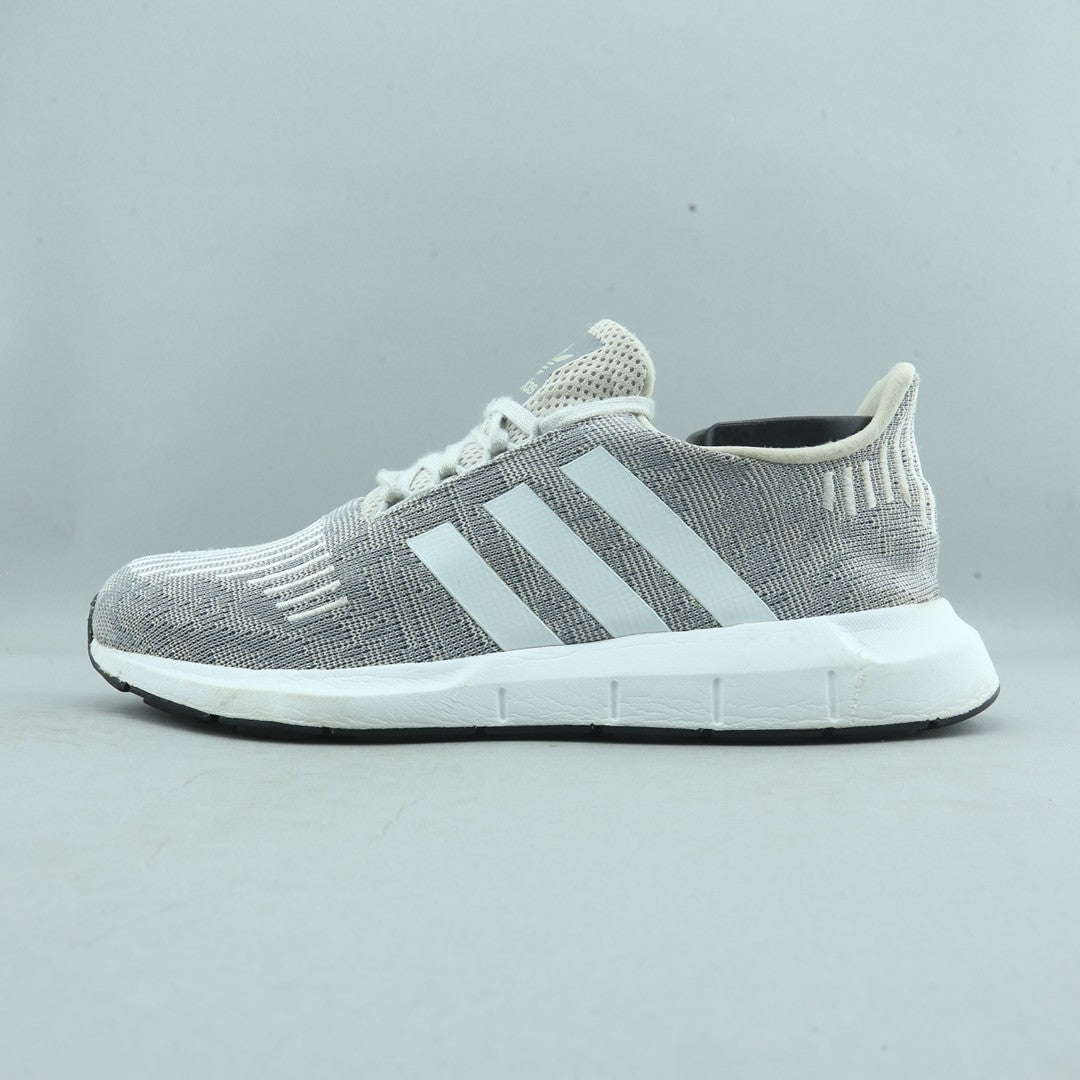 ADIDAS SWIFT RUN