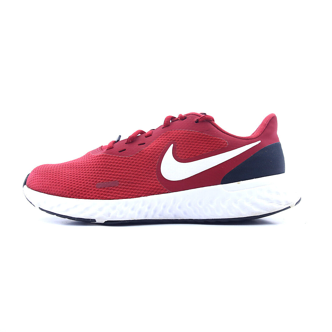 NIKE REVOLUTION 5