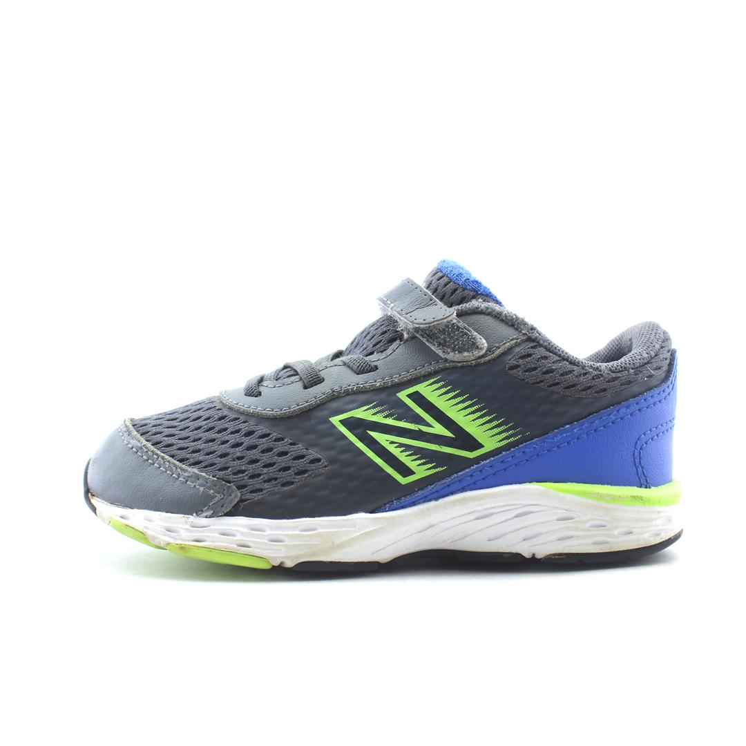 NEW BALANCE .