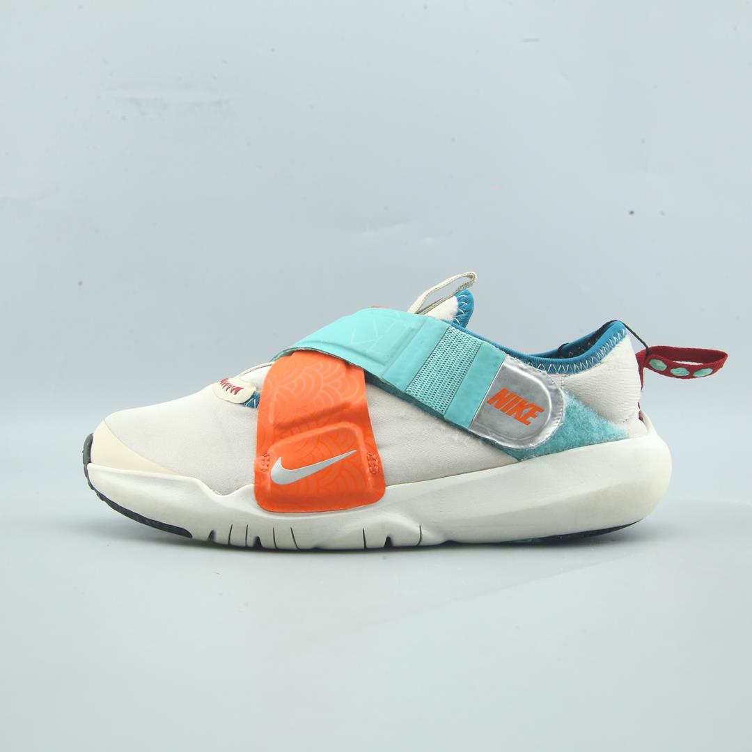NIKE FLEX ADVANCE
