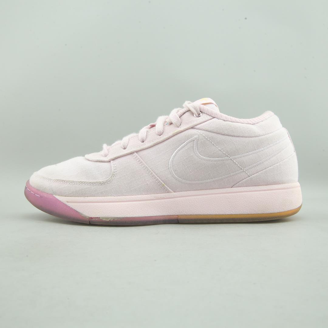 NIKE BOOK 1