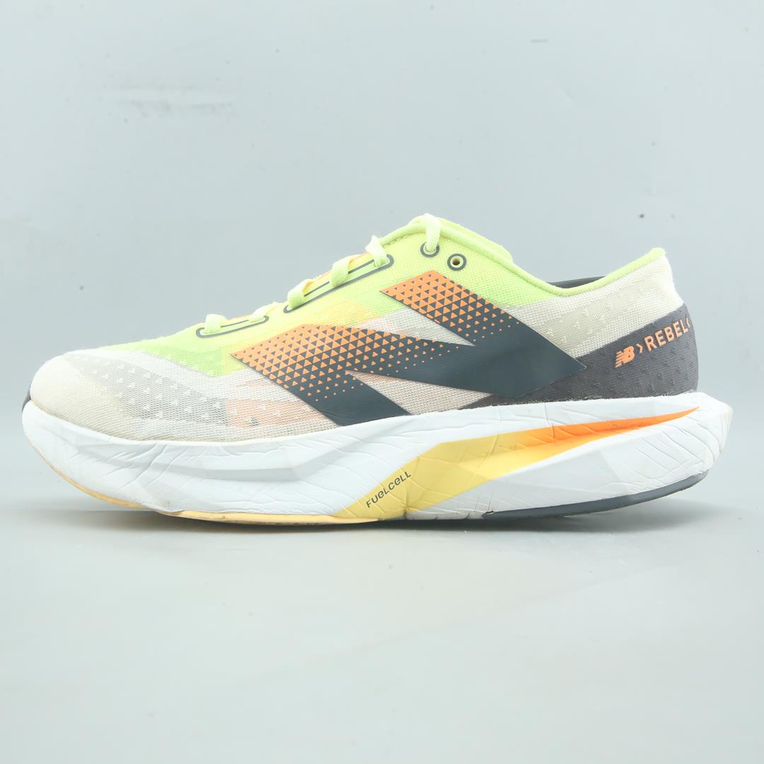 NEW BALANCE FUELCELL REBEL V4