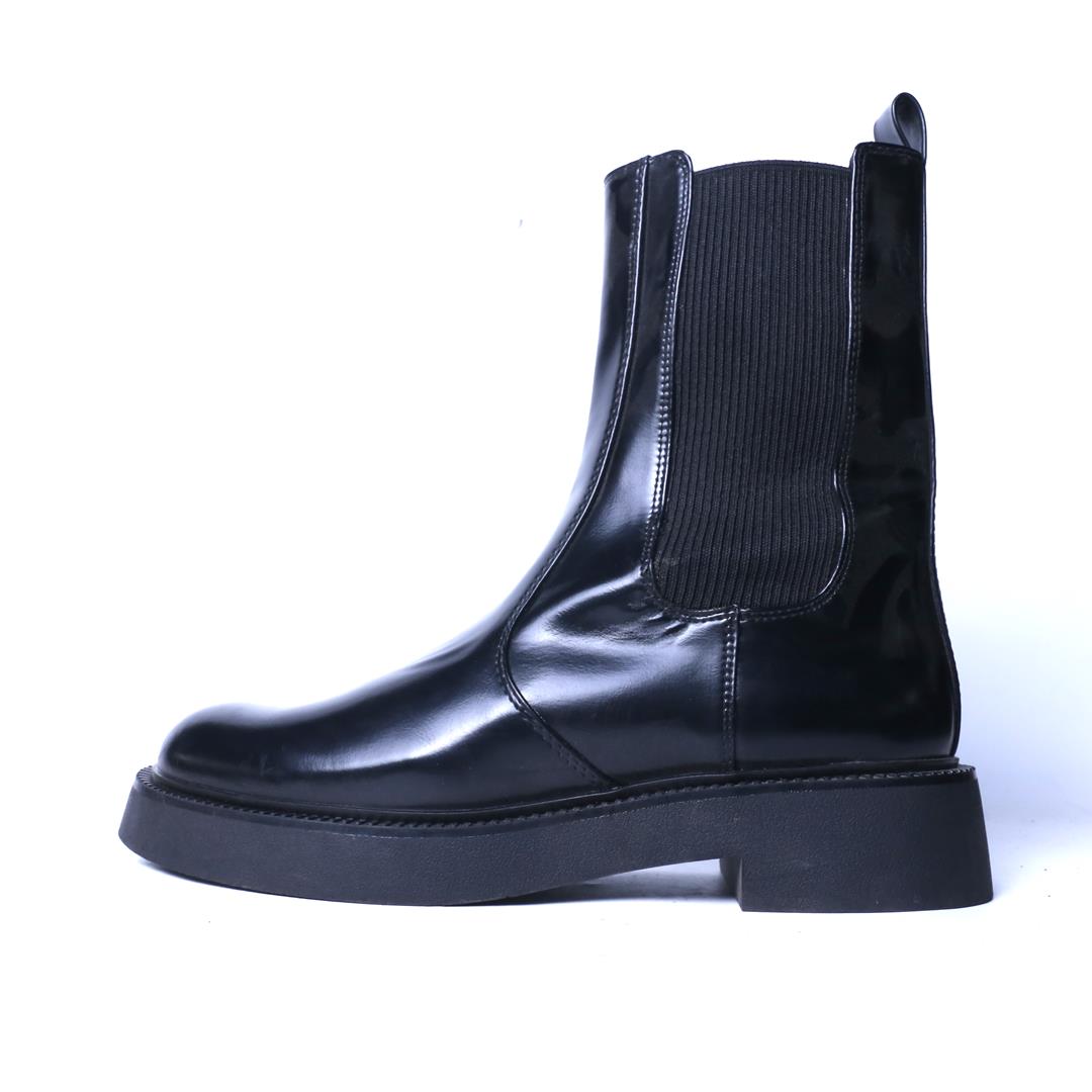 ZARA. .