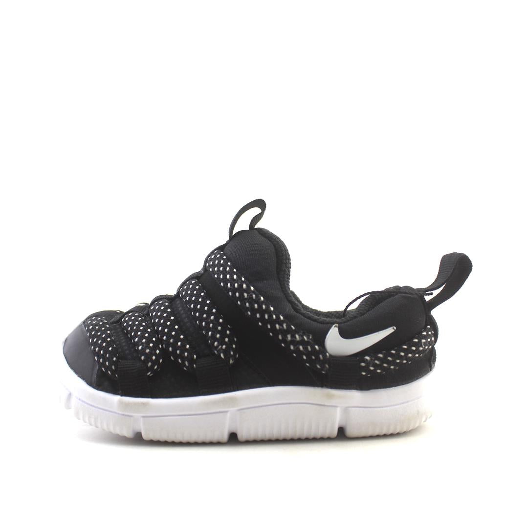 NIKE NOVICE