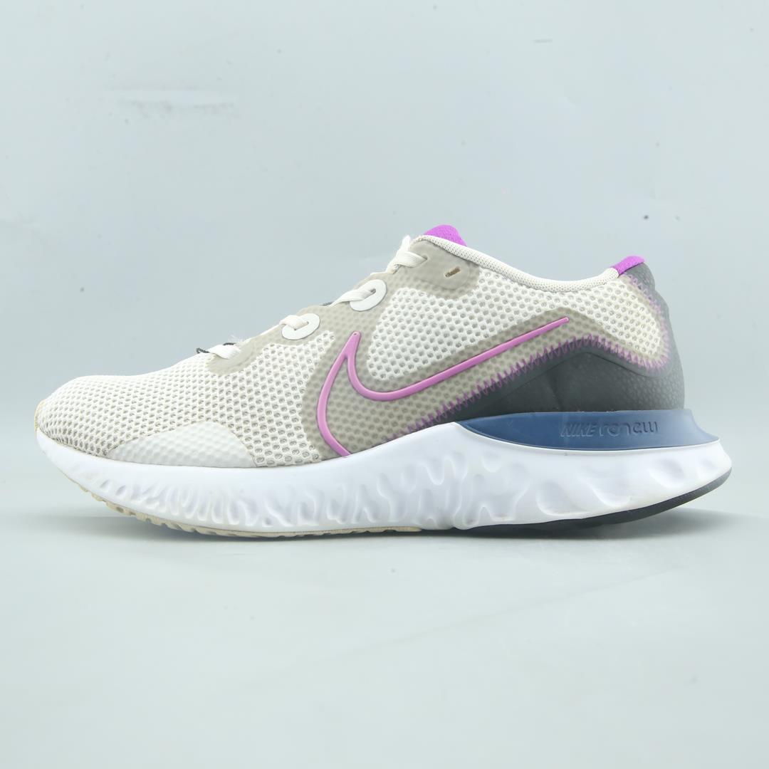 NIKE RENEW RUN