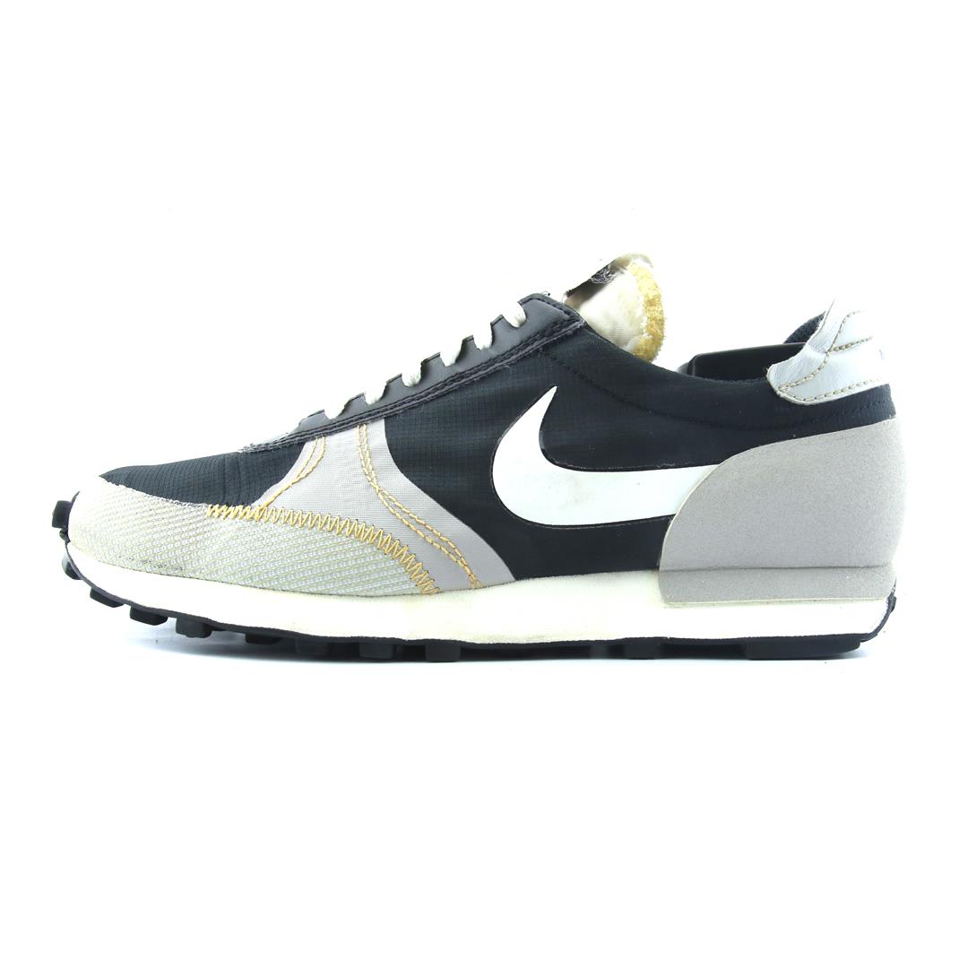 NIKE DAYBREAK TYPE SE